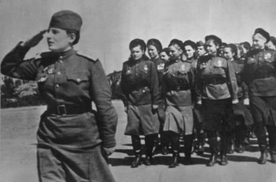 Девушки. ВОВ 1941-1945 Отряд.
